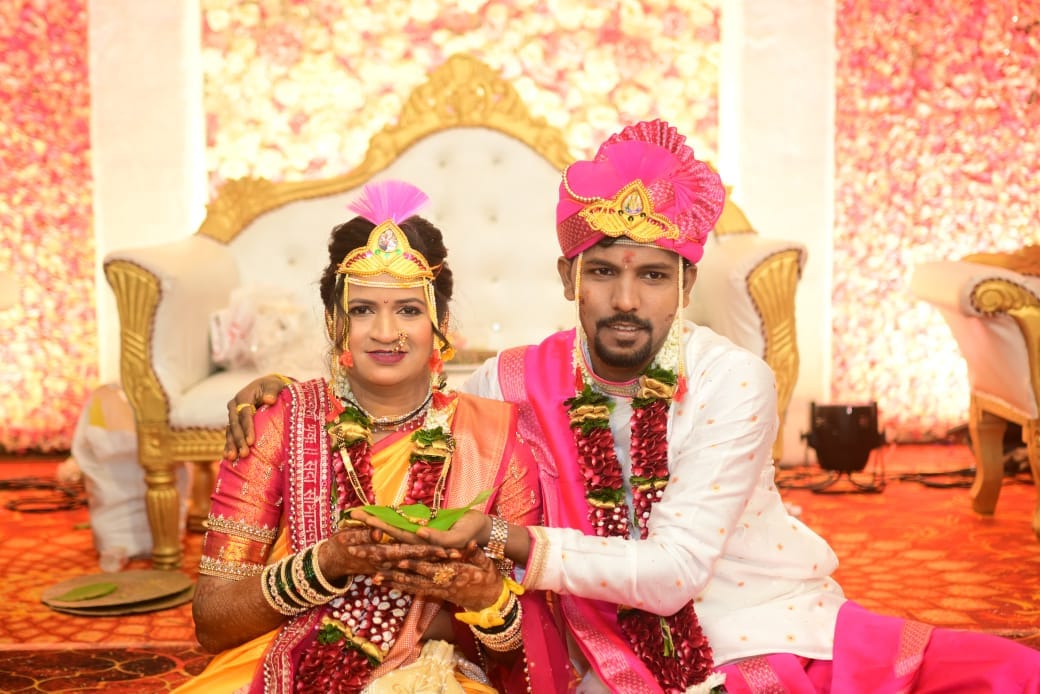 Newly married couple celebrating their DakshataMatrimony story
